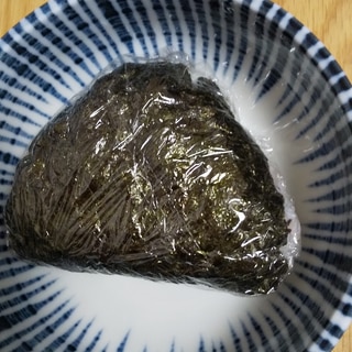 塩昆布とゆかり鮭おにぎり